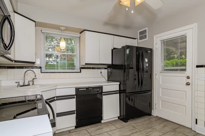 4313 Saint Martins Place – photo 3