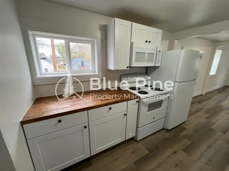 1288 Lake Avenue – photo 4