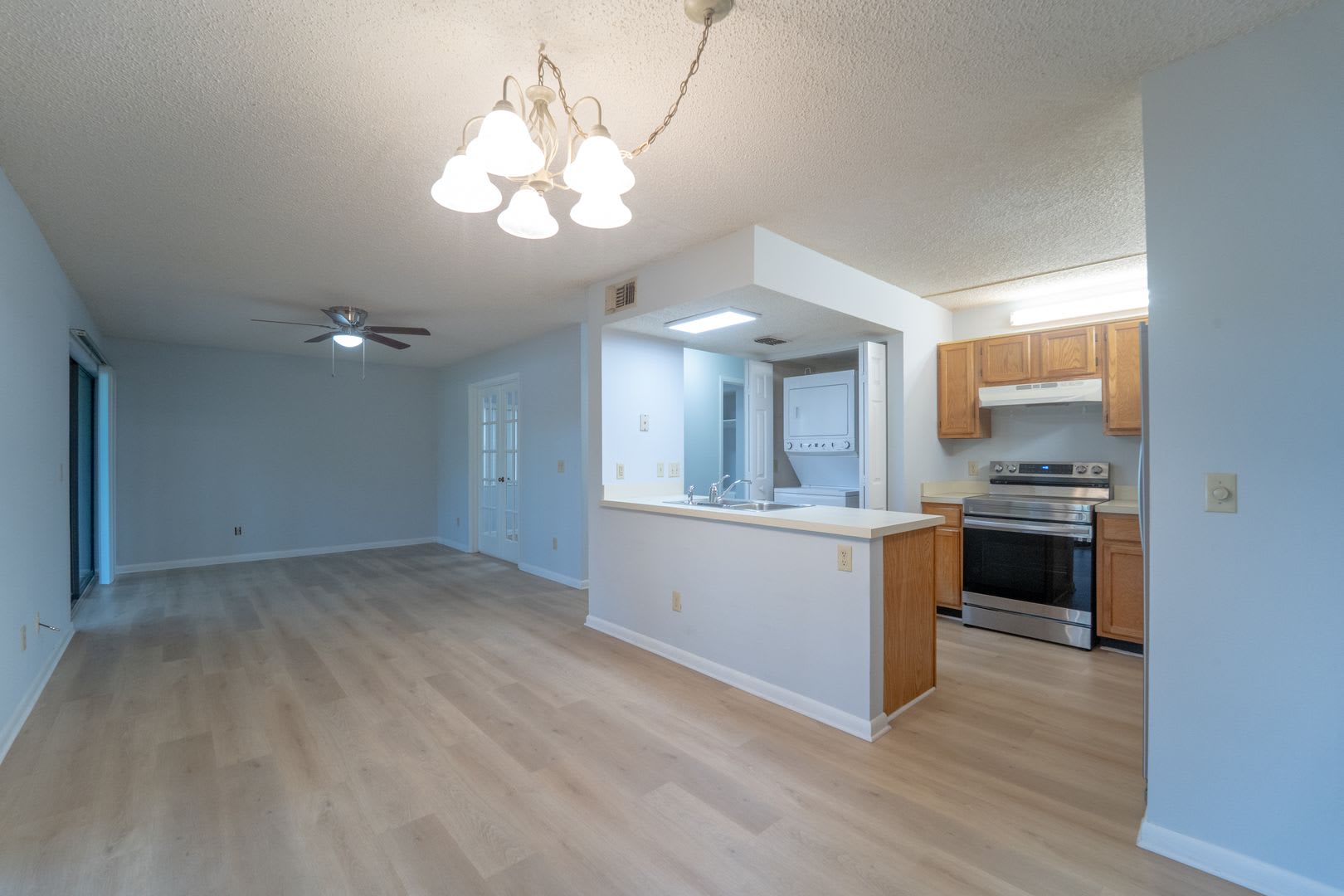 2/2 1st Floor Apartment – photo 3
