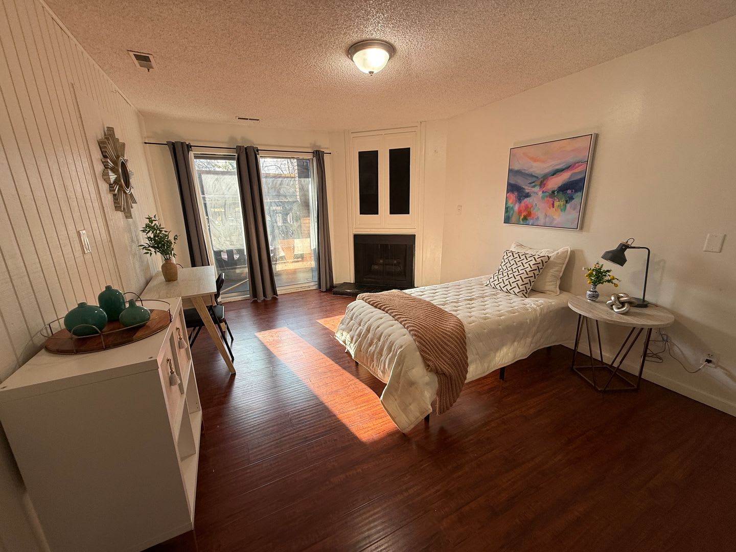 Large Private Furnished Girl Room Downtown ASAP – photo 5