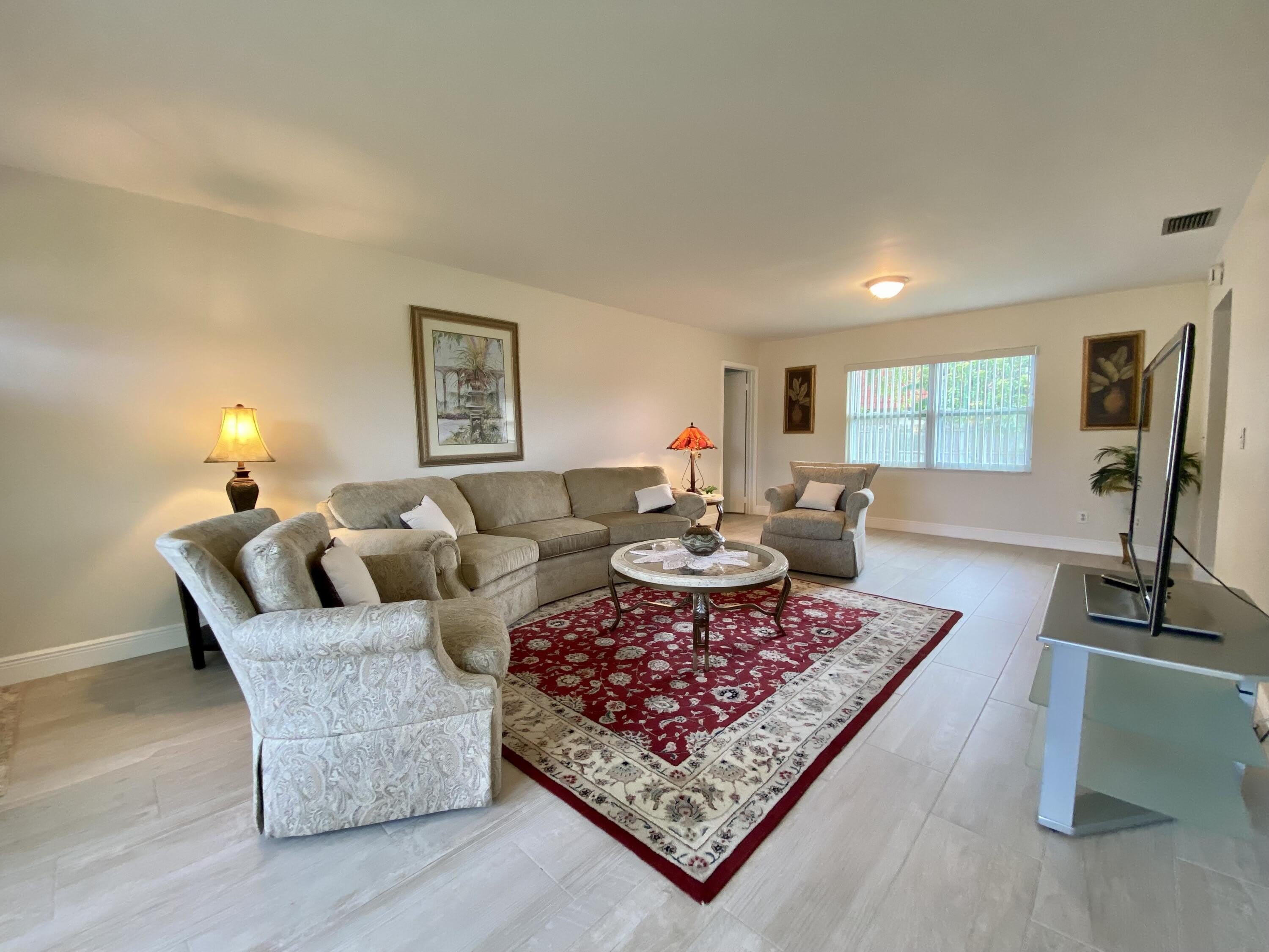 1403 W Libby Drive – photo 2