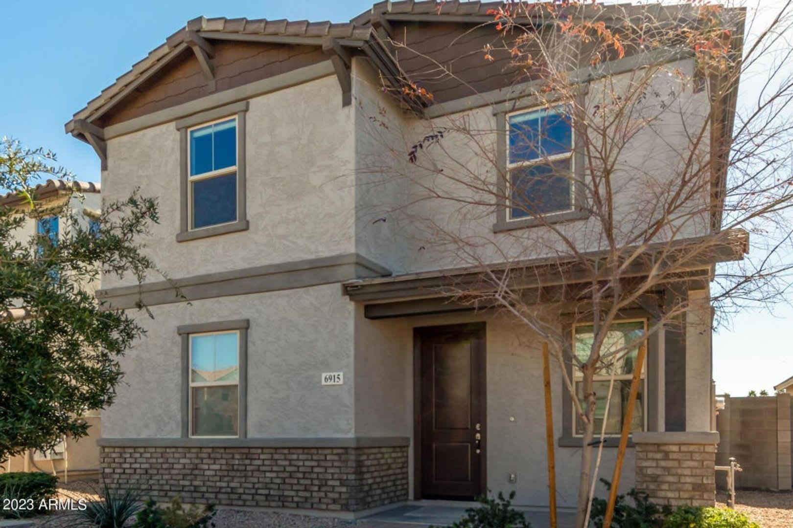 Gorgeous 4 bedroom, 3.5 bath w/2 car garage. Great location in Mesa! – photo 5