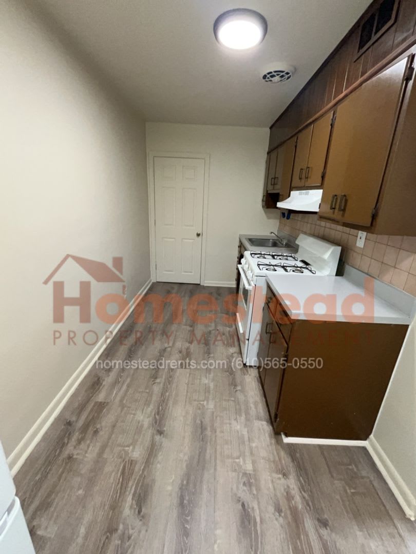 Move In Special! First Month at Half Rent!! 3 Bedroom Home in Collingdale! – photo 5
