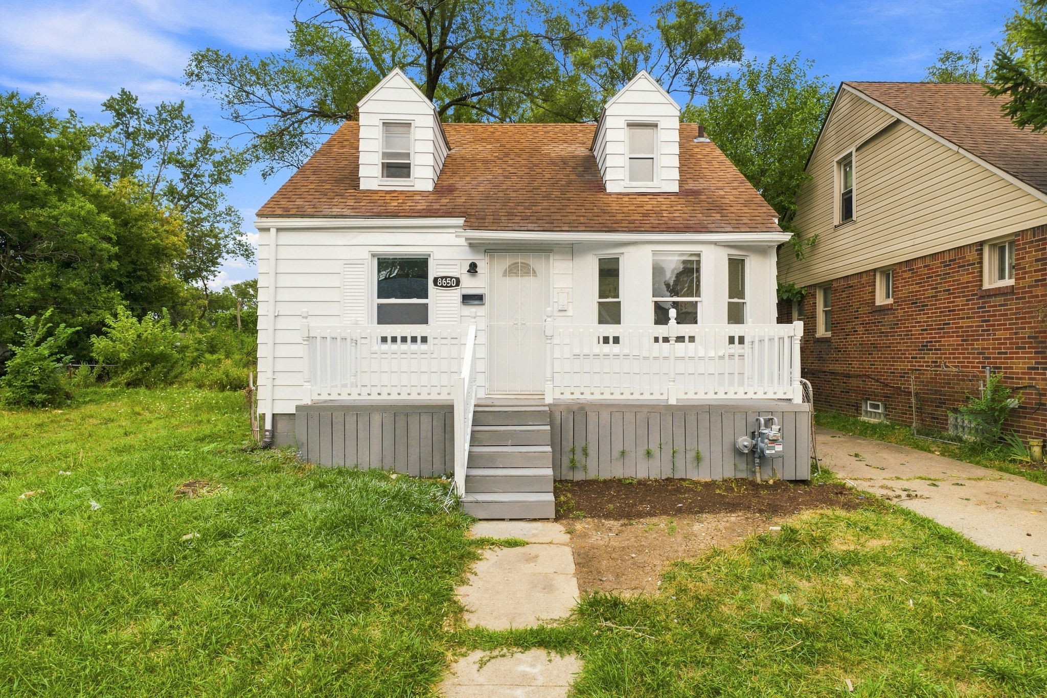 8650 Greenview Avenue – photo 2