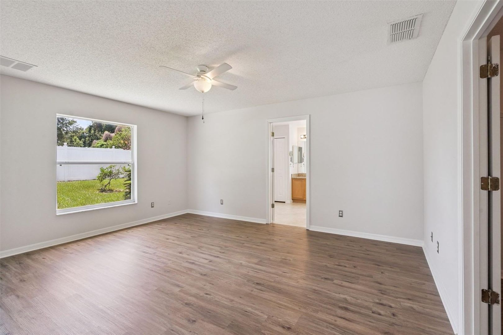 New Davenport Rental! – photo 5