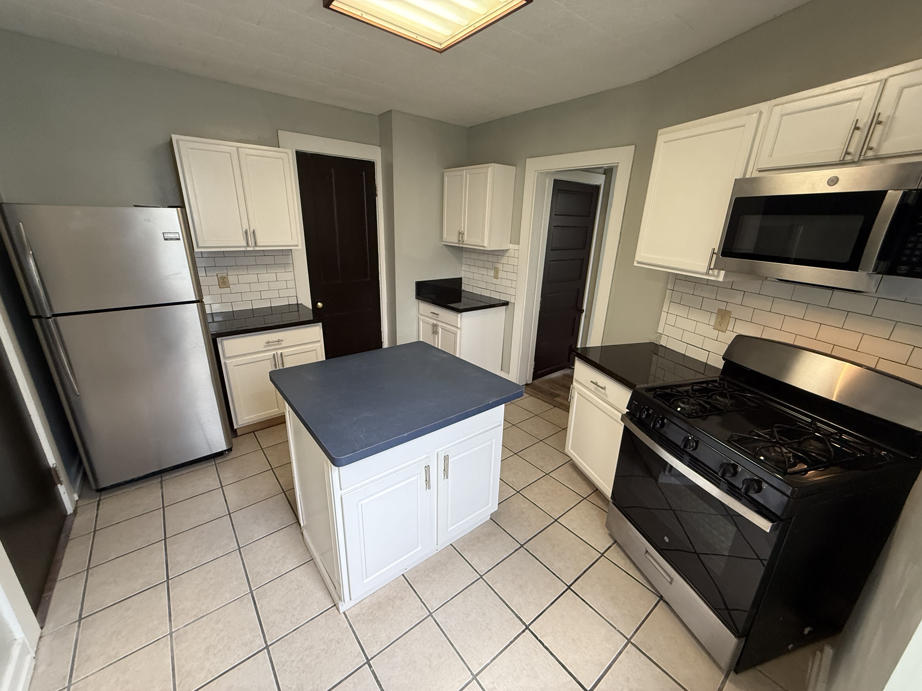 490 Linwood AvenueUnit 1 (Lower) – photo 4