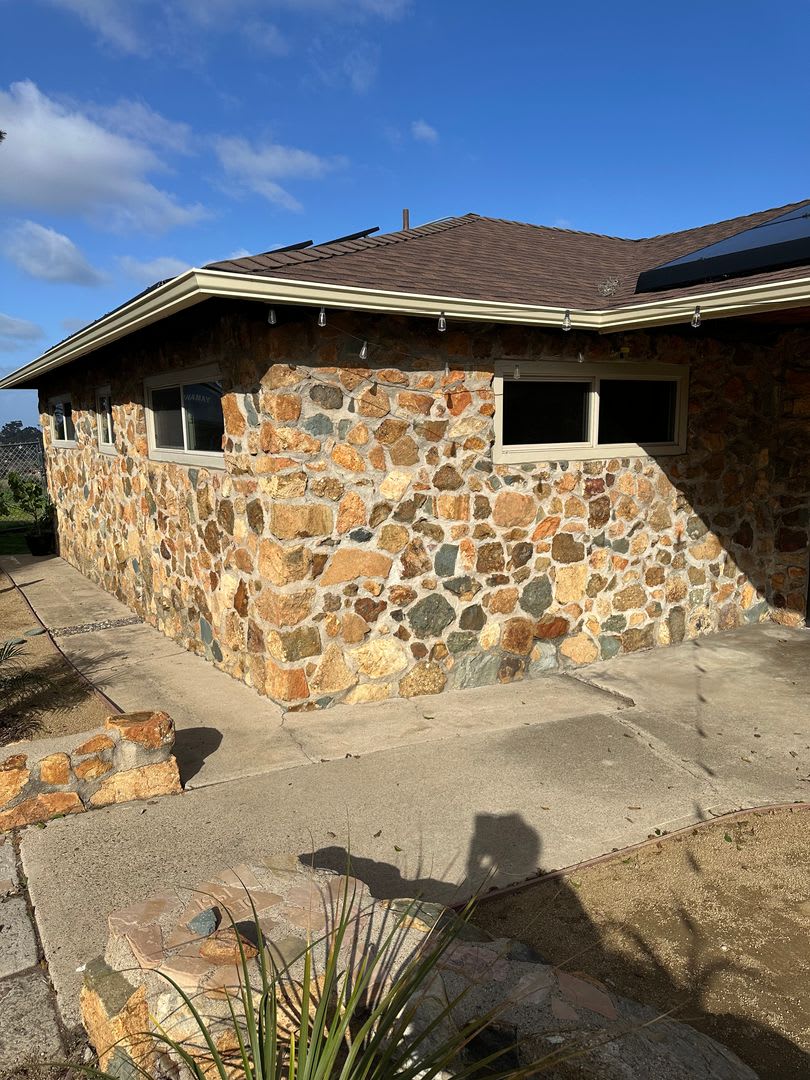 2 bedroom/1 bath house, Available Now! – photo 3