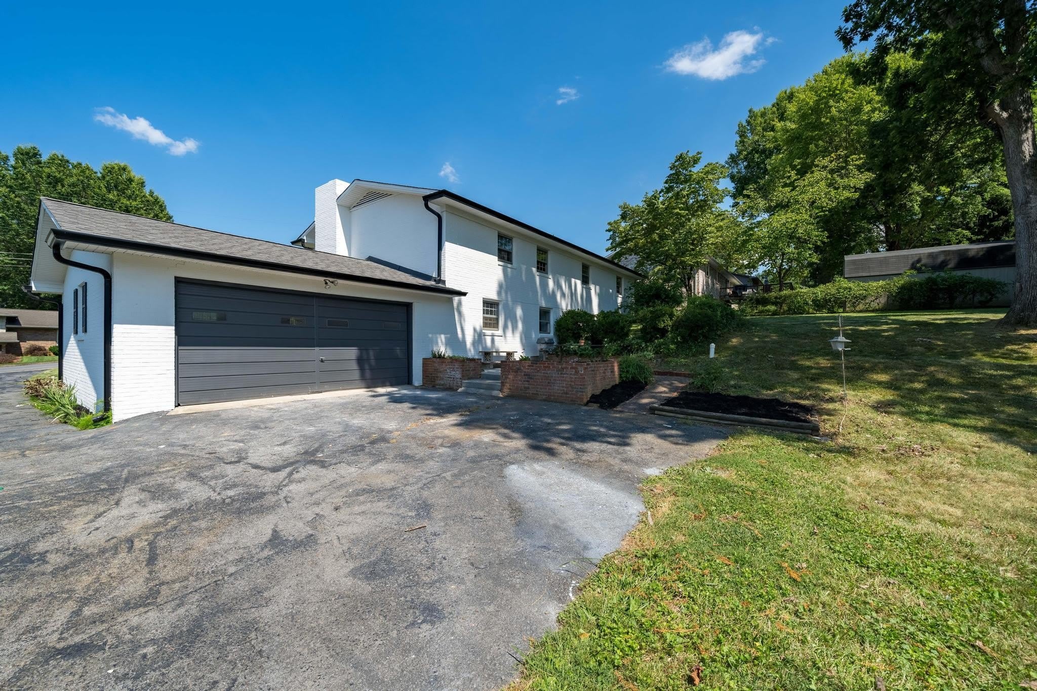 1807 Hillsboro Avenue – photo 4