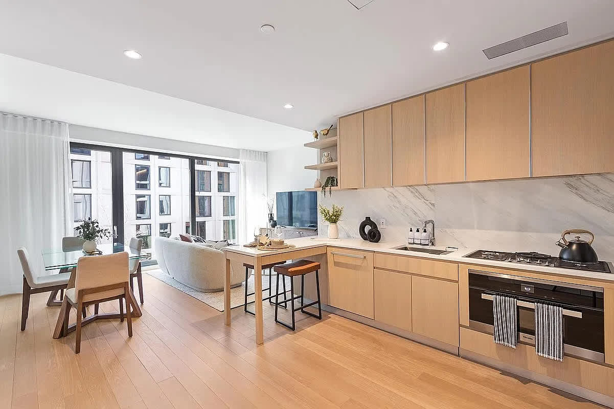 504 W 45th St Apt 32A – photo 5