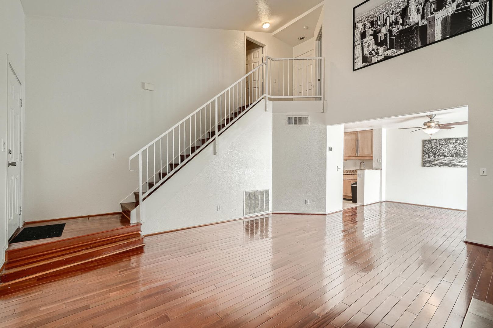 Spacious 2-Bedroom Townhome with Garage & Community Pool – photo 5