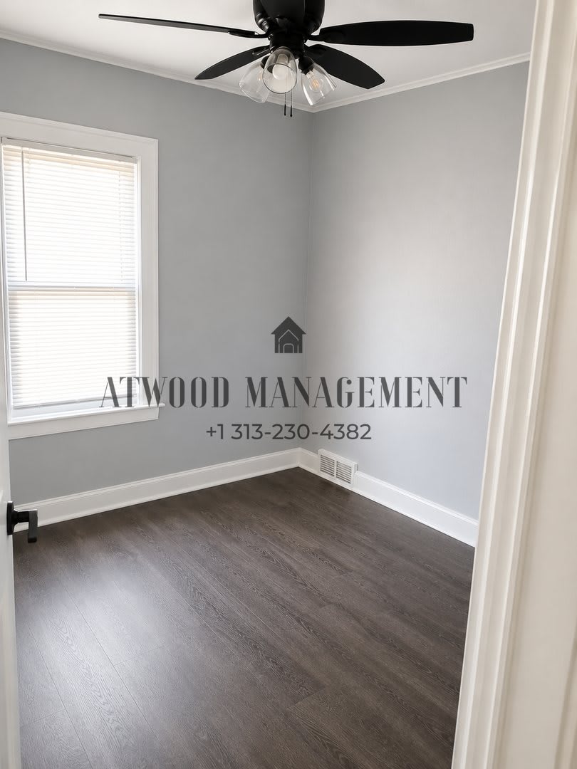 This beautifully updated 5-bedroom, 1-bath single-family home is ready for move-in! – photo 5