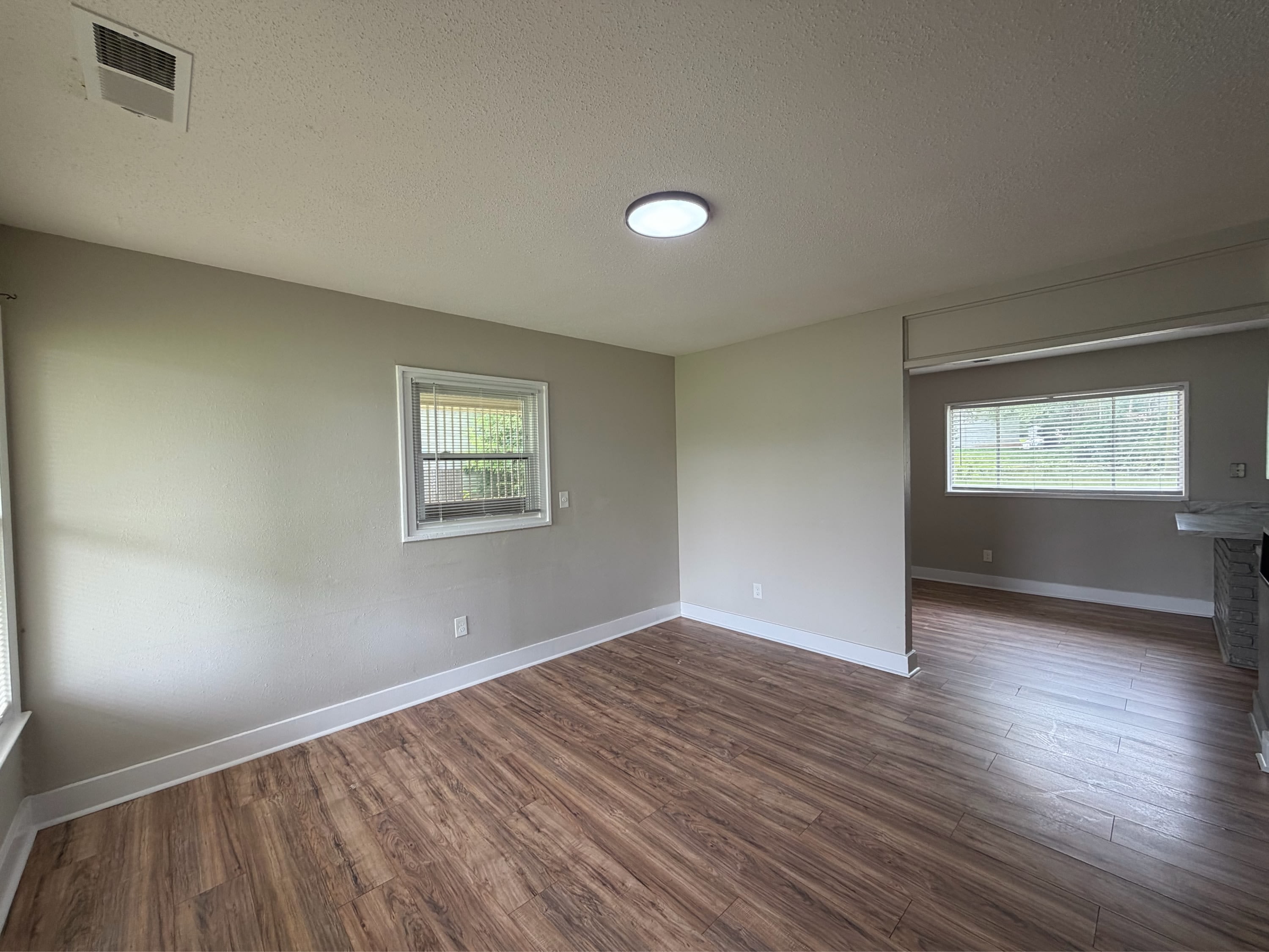 106 Whitney Avenue Northeast – photo 2