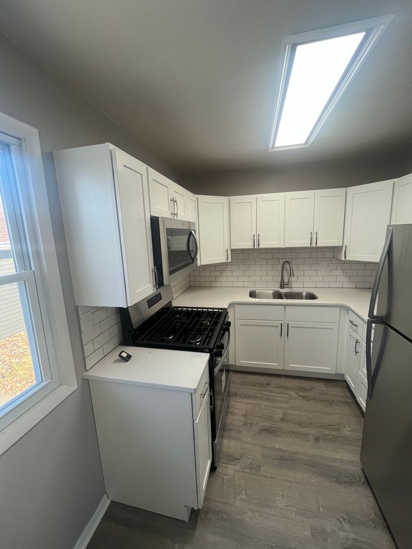 Completely Remodeled 3 Bedroom In Davenport – photo 4