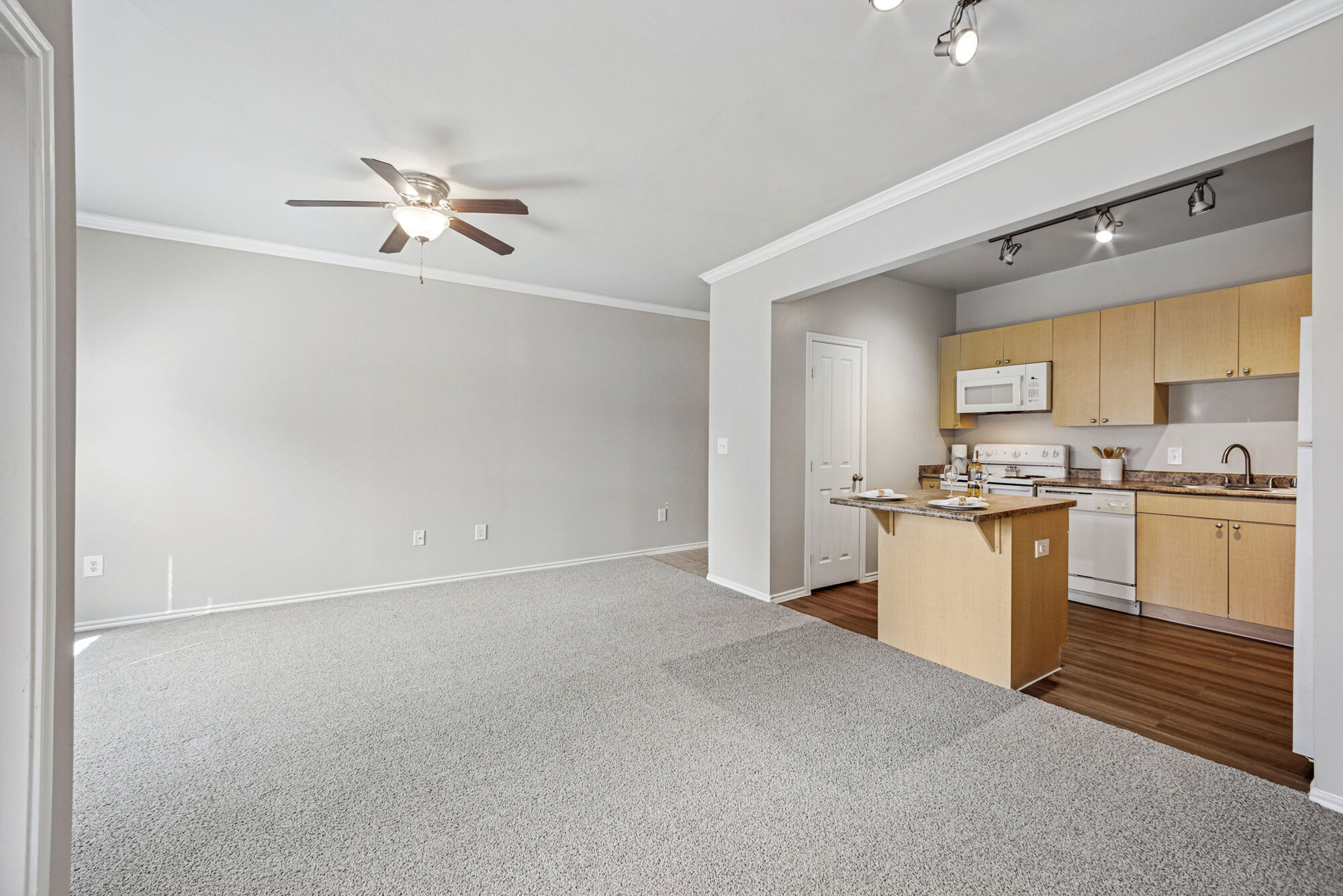 The Residences at Holland Lake – photo 4