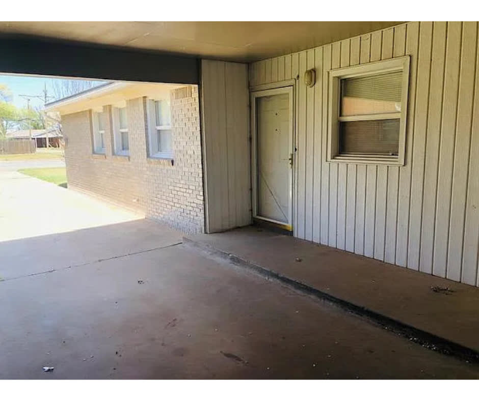 2801 53Rd St – photo 2