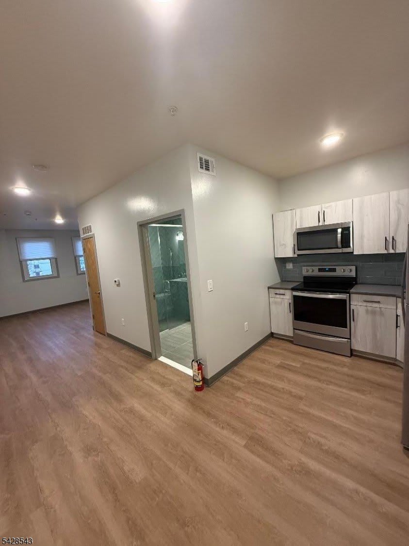 70 W Grand – photo 3