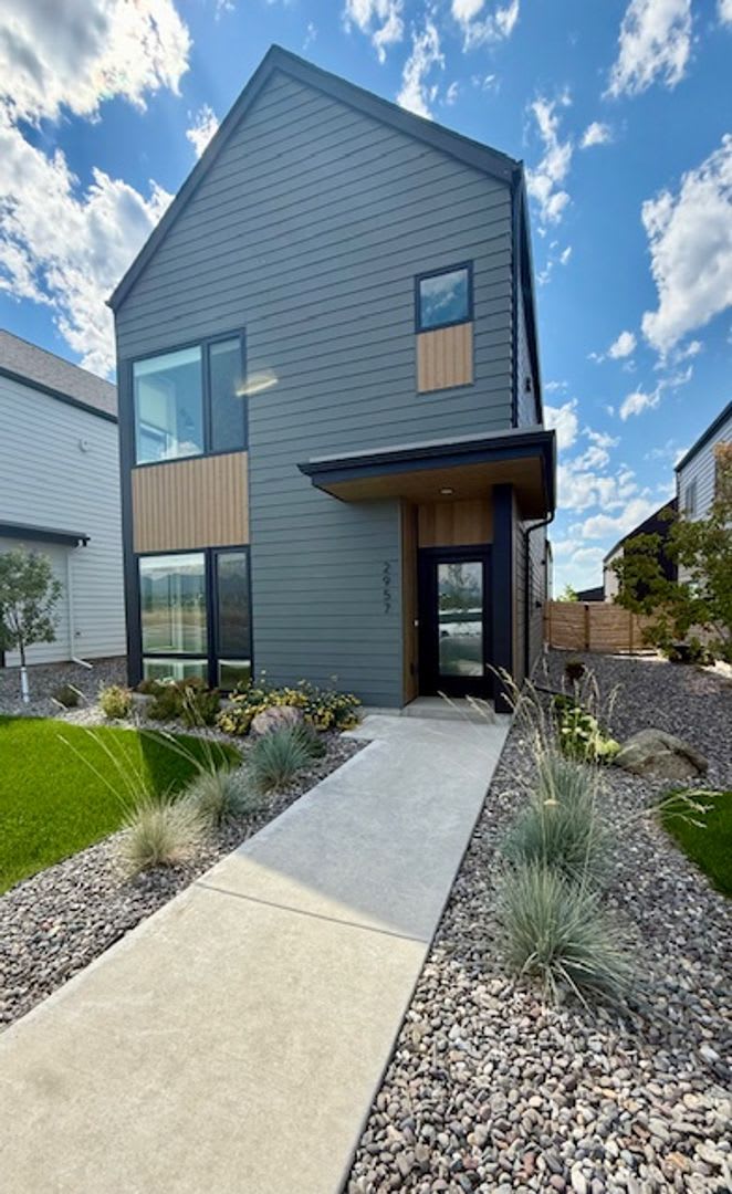 3 Bedrooms 2 1/2 Bathrooms – photo 2