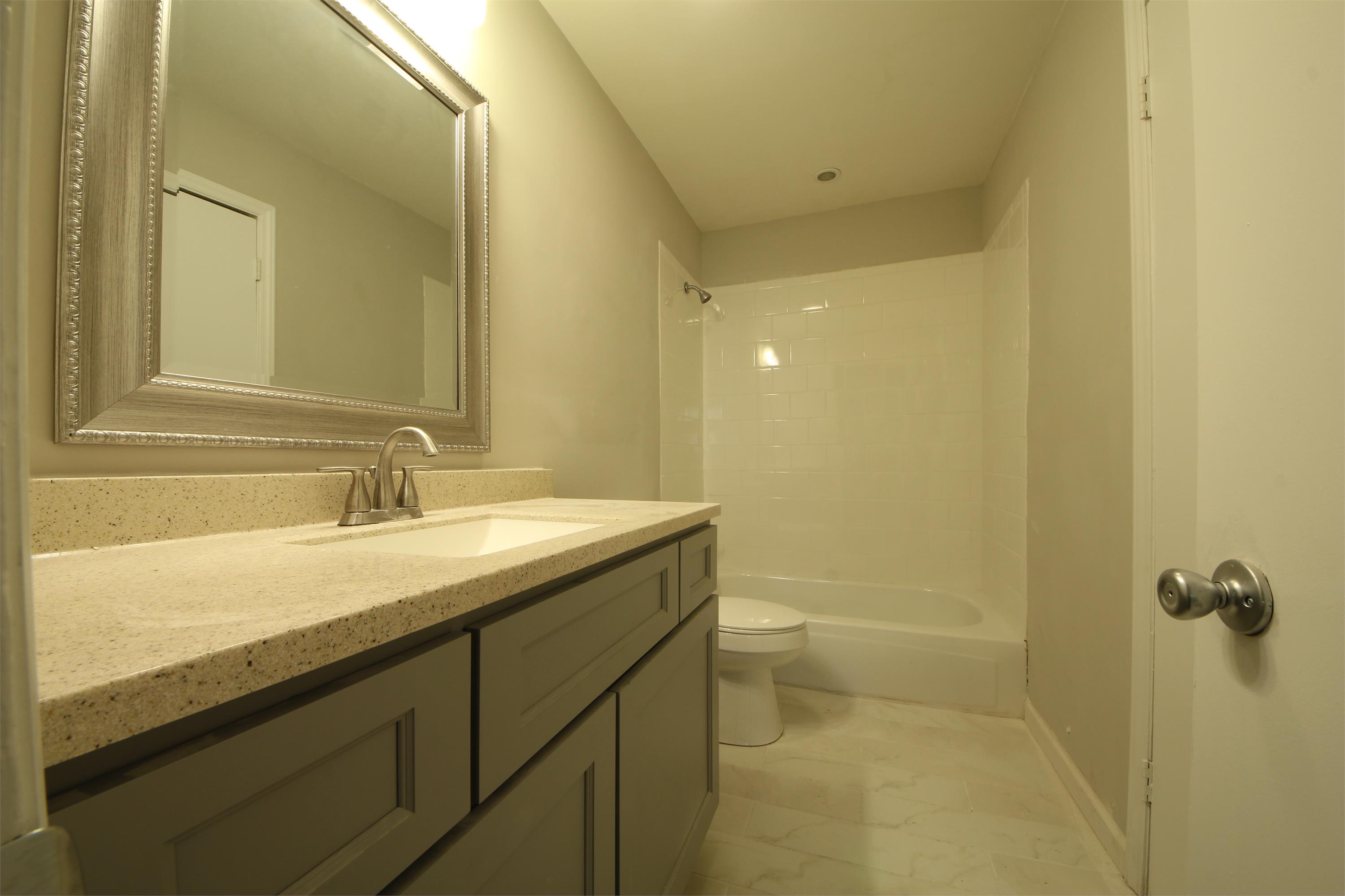 4736 Monmouth Dr – photo 5