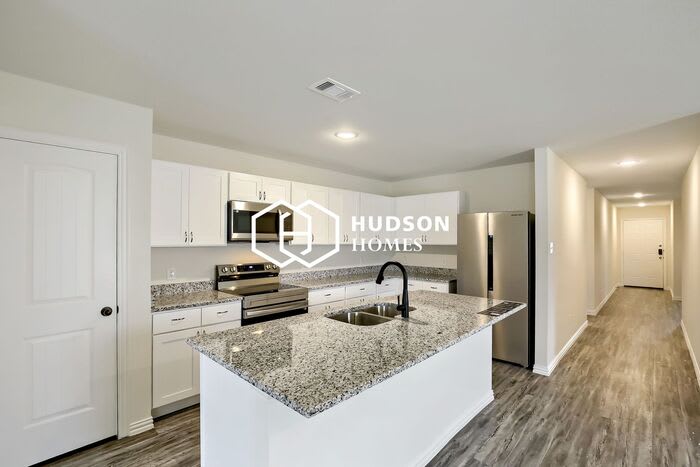 104 Goel Street – photo 4