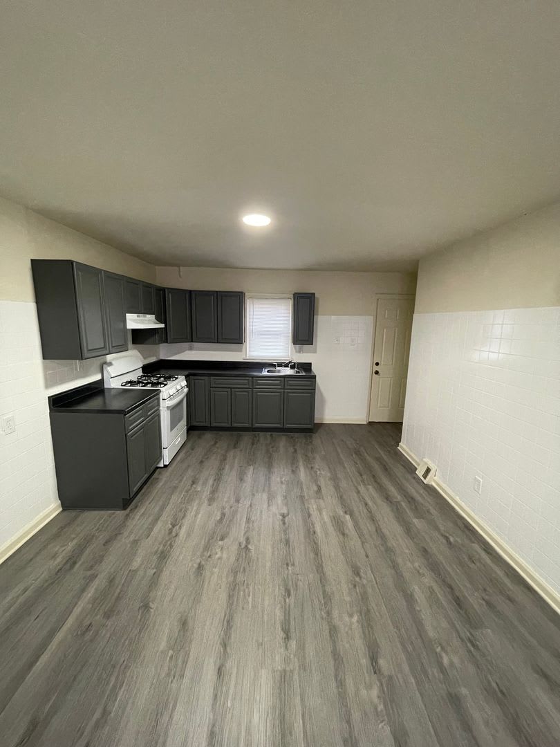 Four Bedroom House For Rent – photo 3