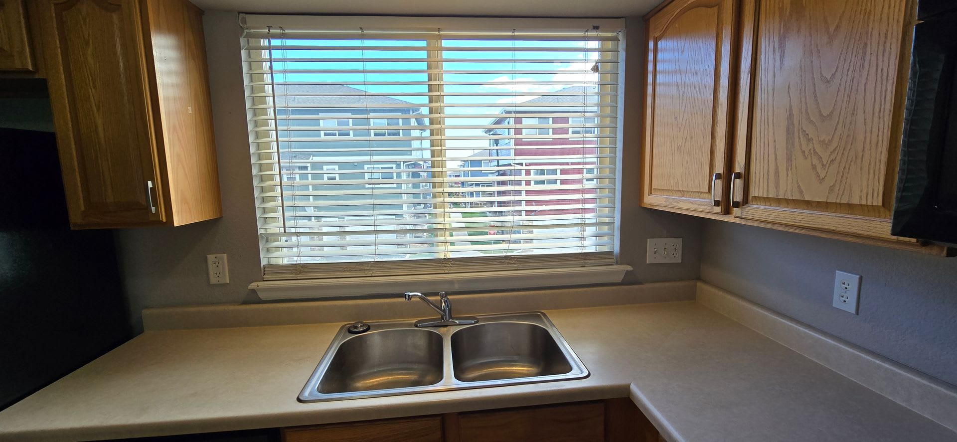 Charming Two Bedroom Townhome In Brighton Colorado – photo 3