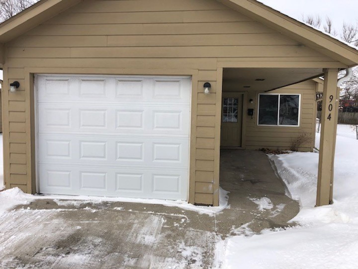 3 Bedroom Home for rent in Des Moines, IA – photo 1