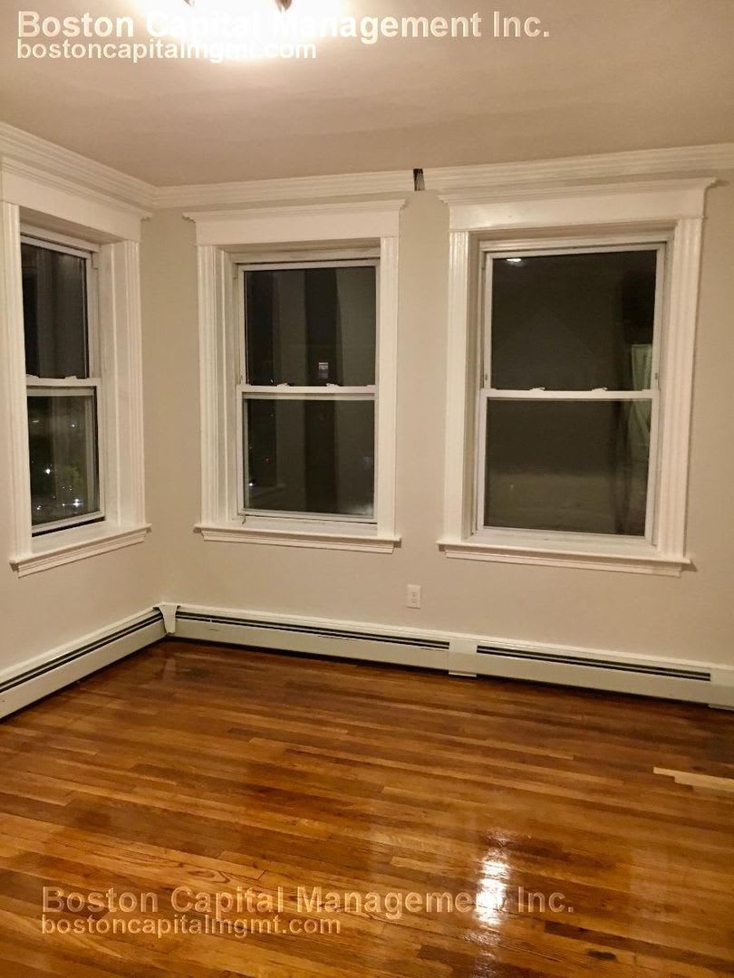 Four Bed Two bath in Allston..... DON'T MISS OUT... – photo 4