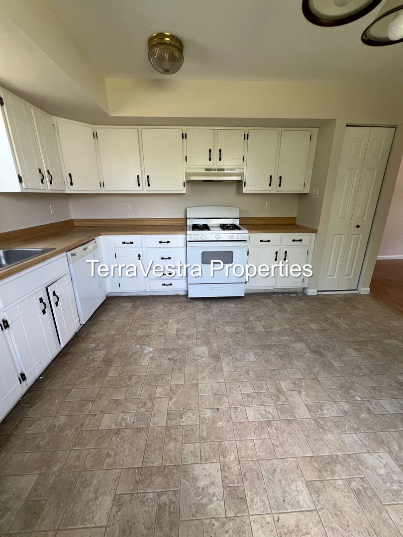 13-15 Grasmur Court – photo 2
