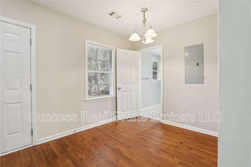 1840 Camellia Dr – photo 5