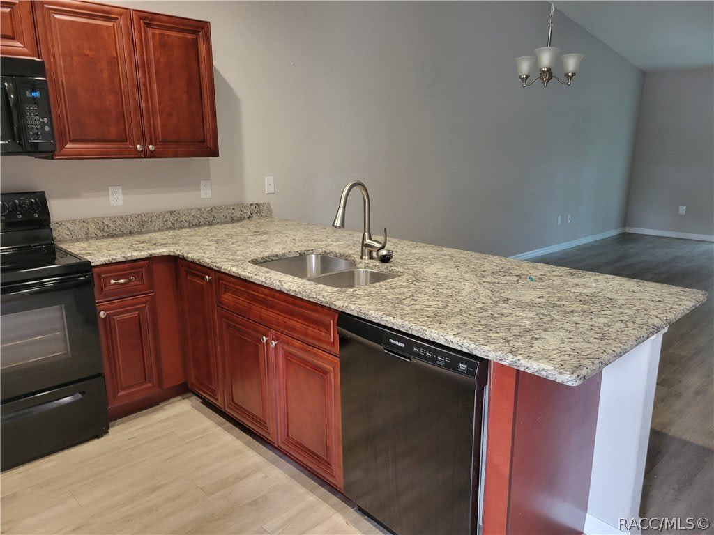 9503 N Travis Drive – photo 4