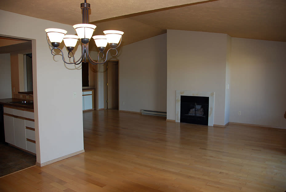 BROWNE'S ADDITION GATED CONDOMINIUM 3 Bed 2 Bathroom view property – photo 3