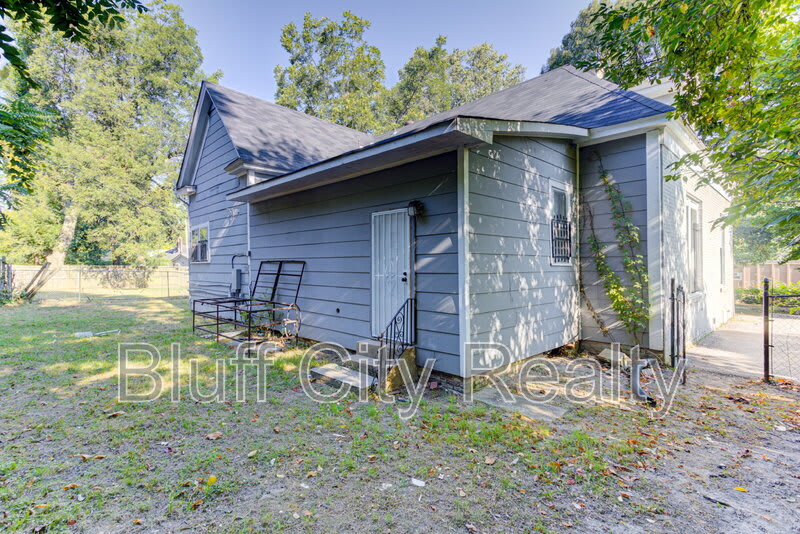 1639 Southern Avenue – photo 4