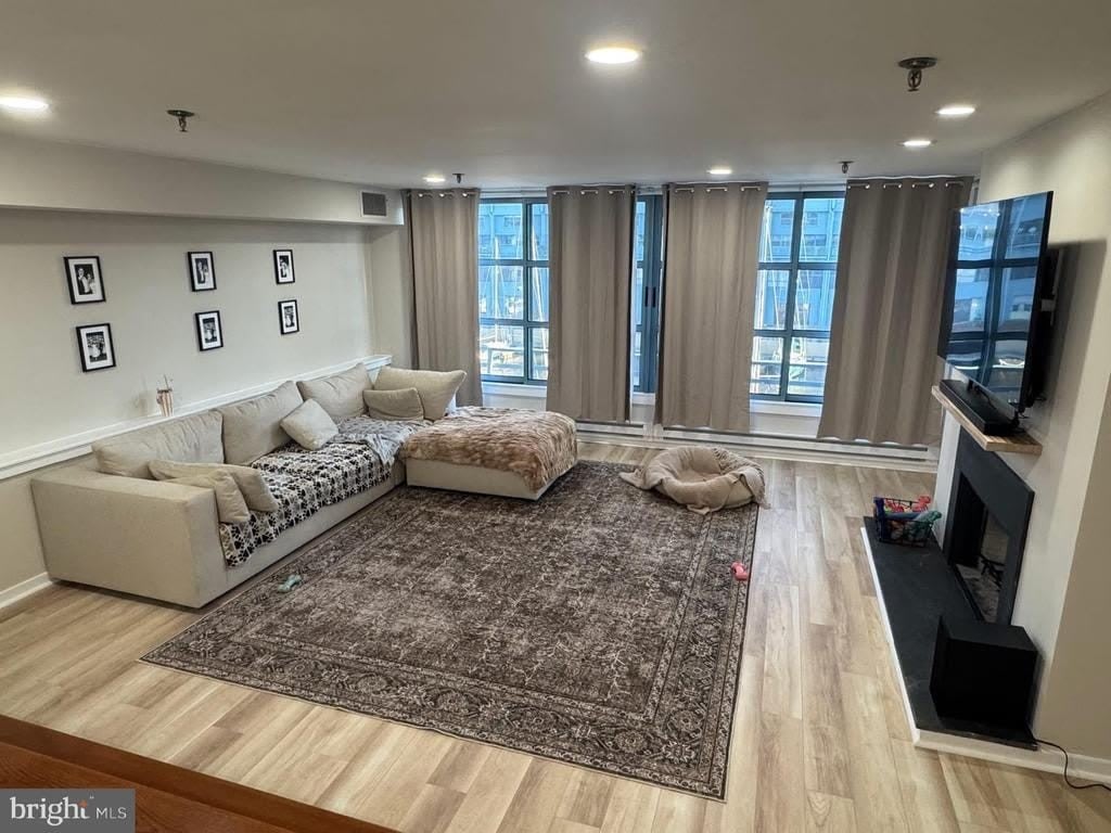 7 N COLUMBUS BOULEVARD – photo 2