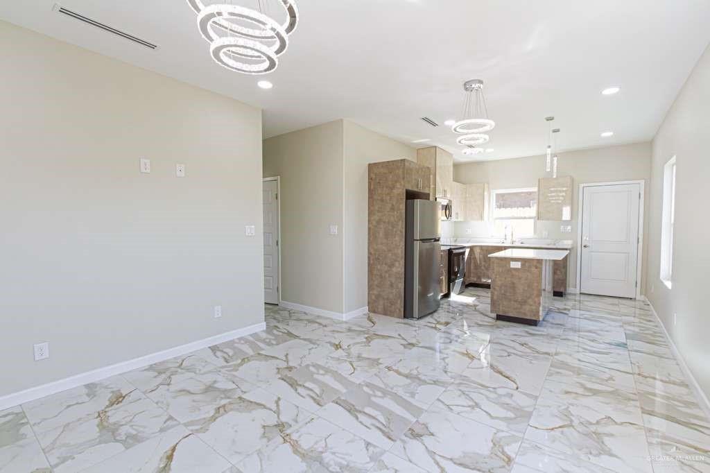 405 N Emerald Ave – photo 4