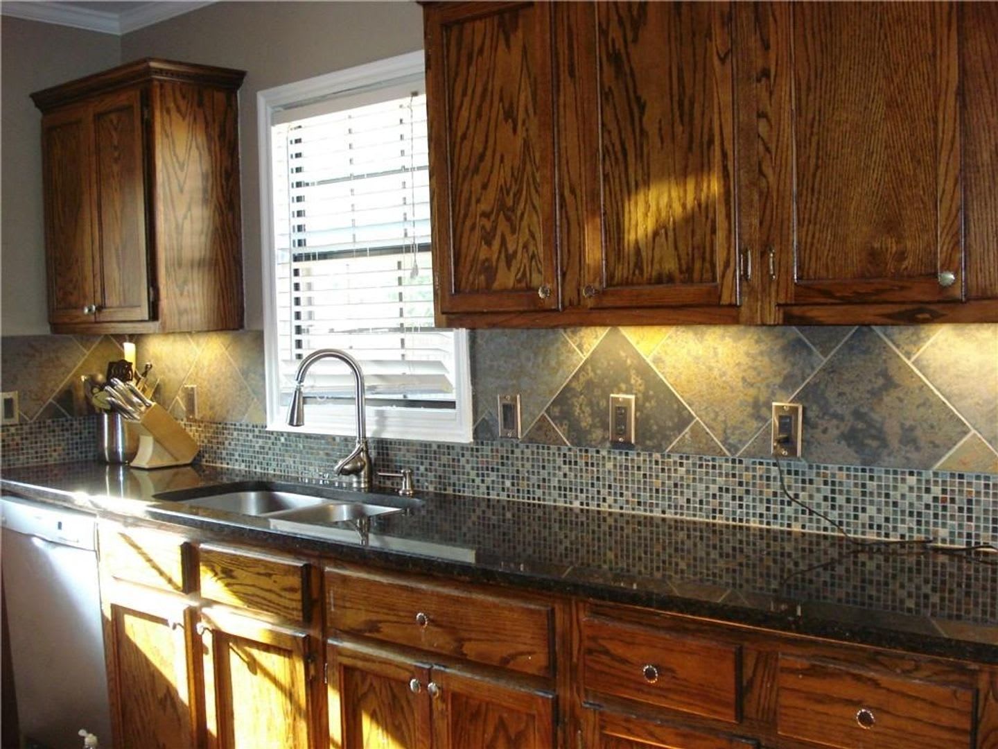 Charming 3-Bedroom Home in Midtown Oklahoma City!! – photo 4