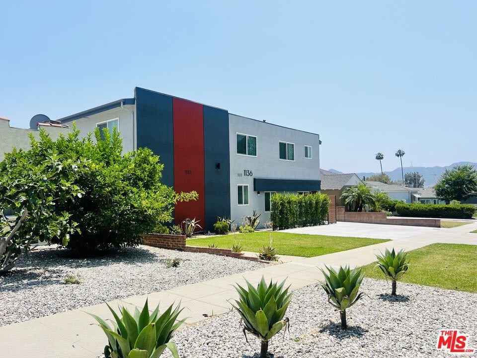 1136 SPAZIER Ave – photo 1
