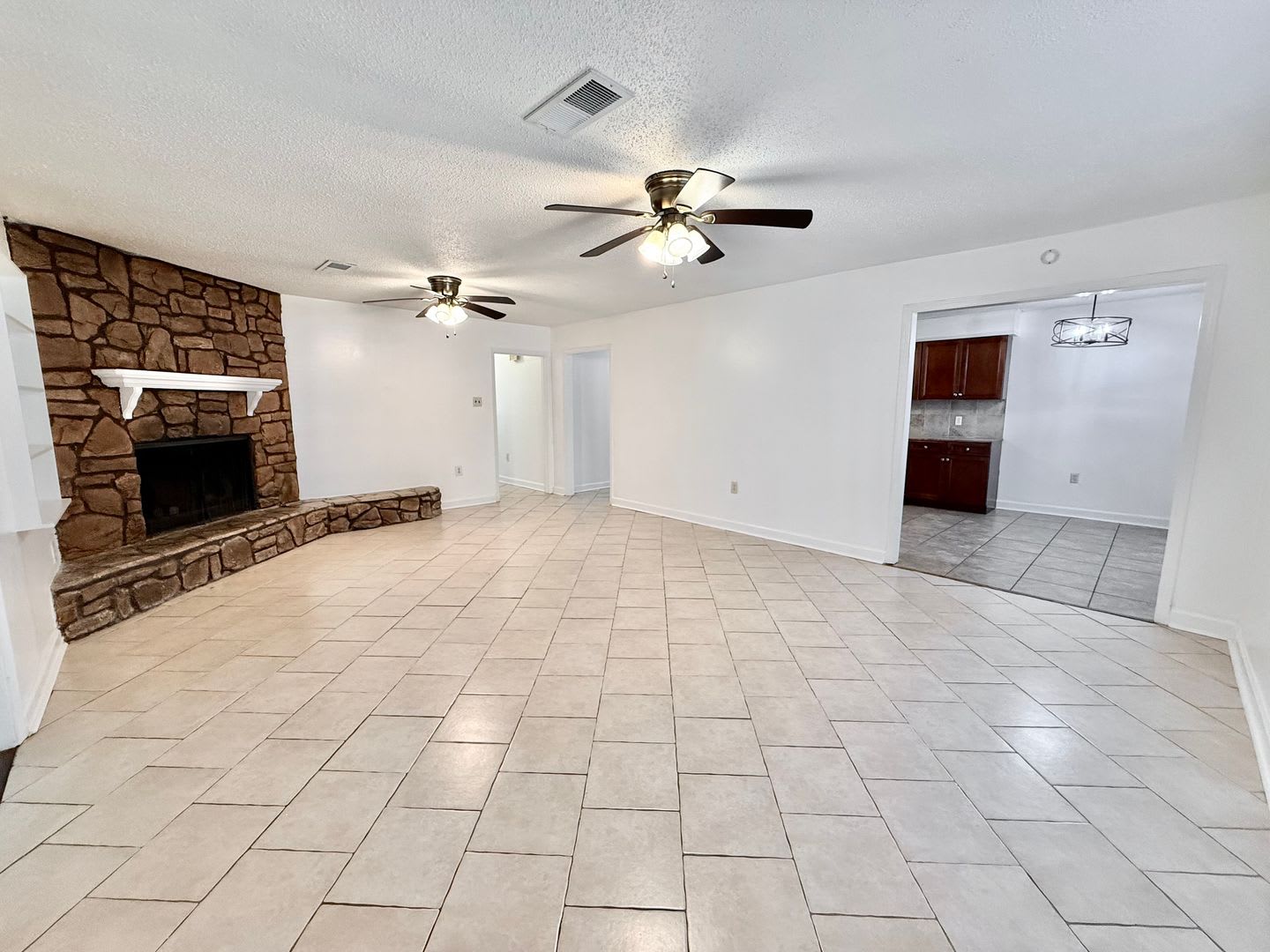 Spacious 4 Bedroom Home with Bonus Room in O'Neal Place – photo 3