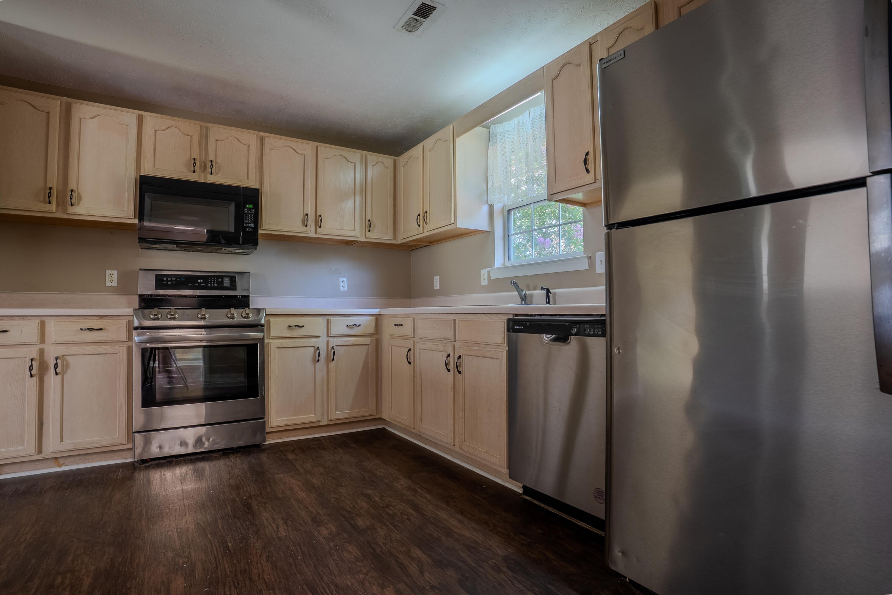 1433 Dustin Drive – photo 4