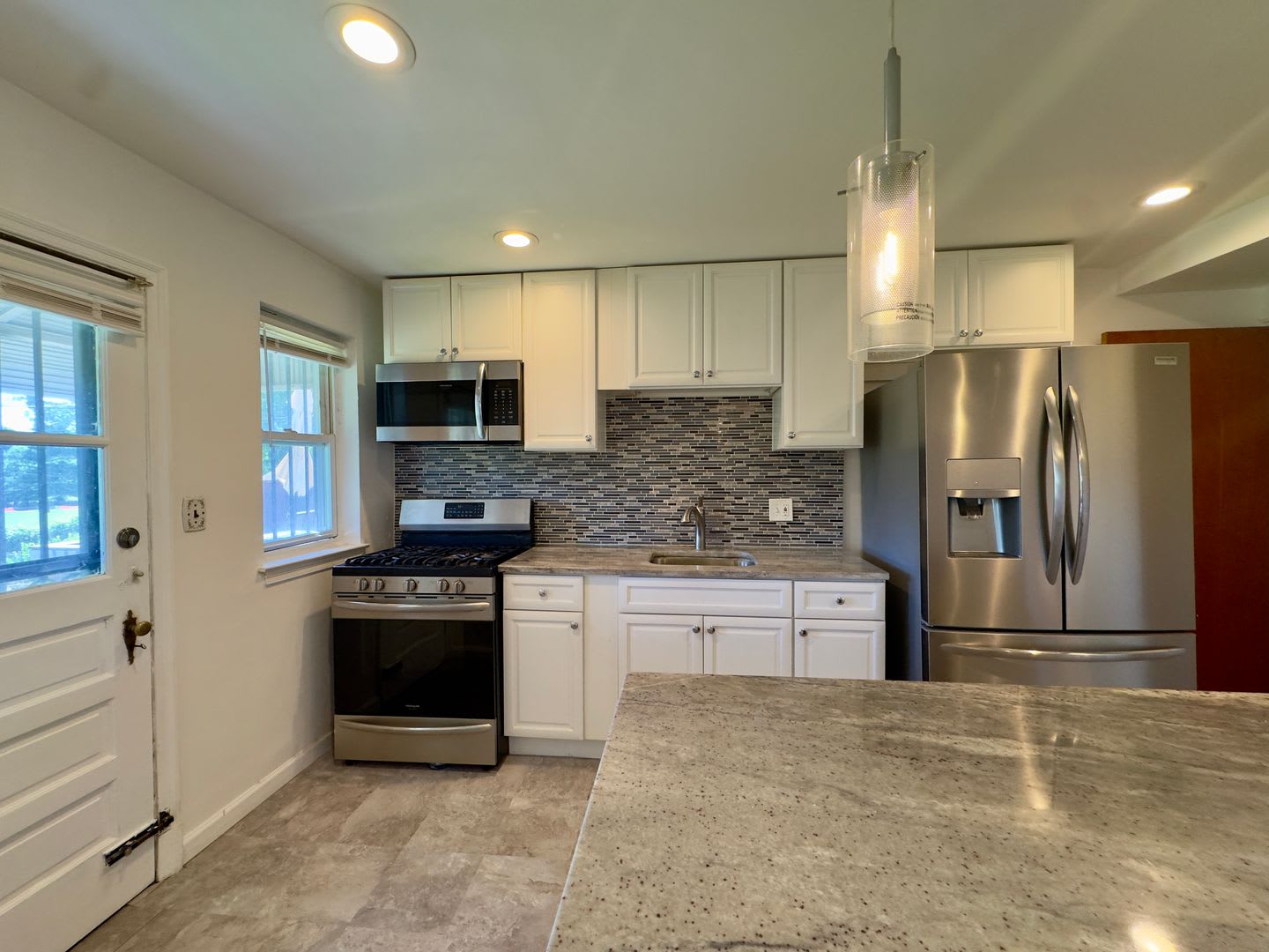Charming 3 Bedroom/2 Bathroom Townhome in Loch Raven, MD! – photo 5