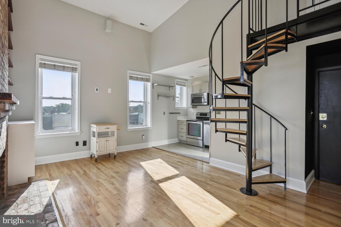 676 4TH ST NE #402 – photo 2