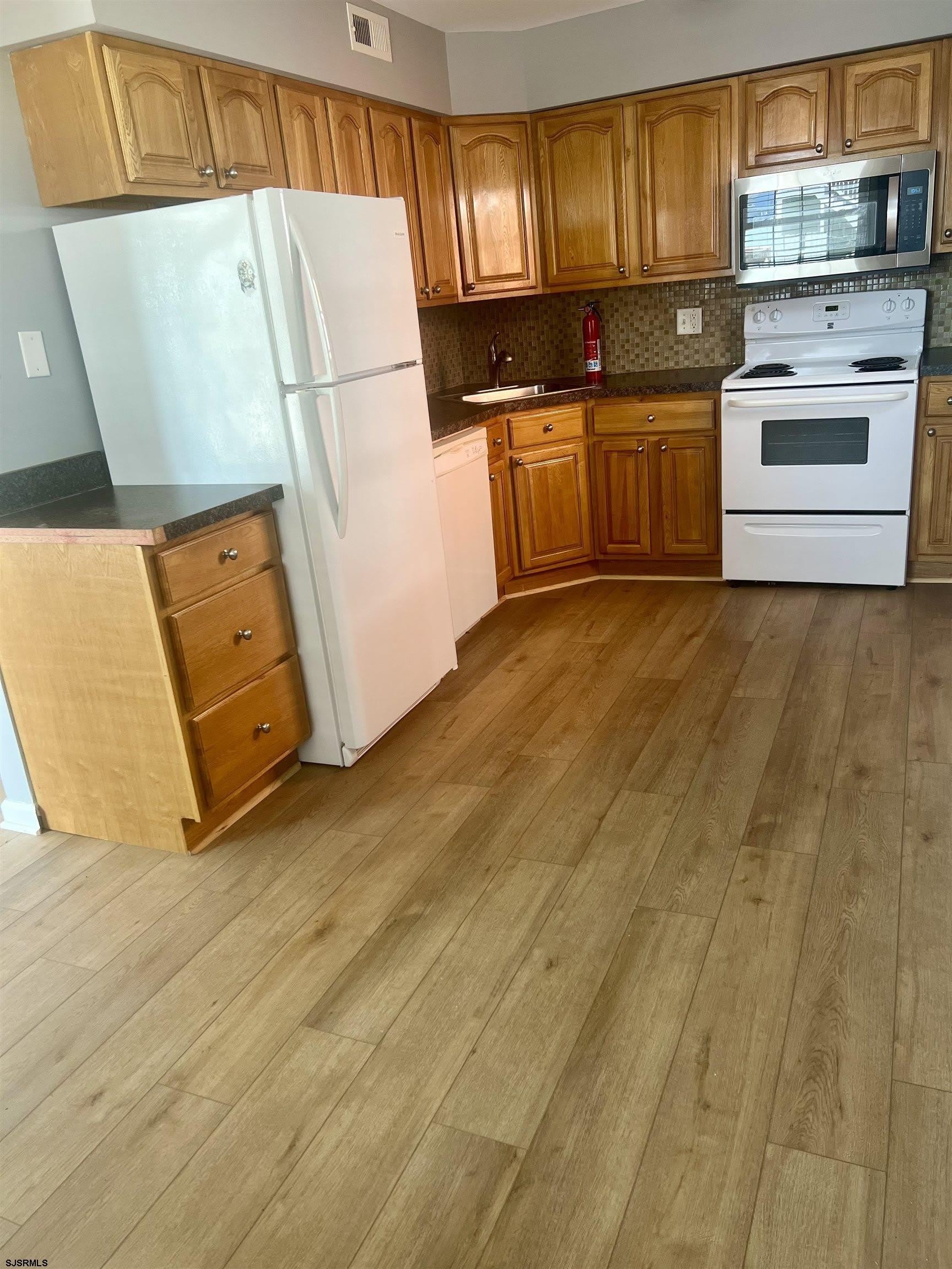 5401 Edgewater Ave – photo 3