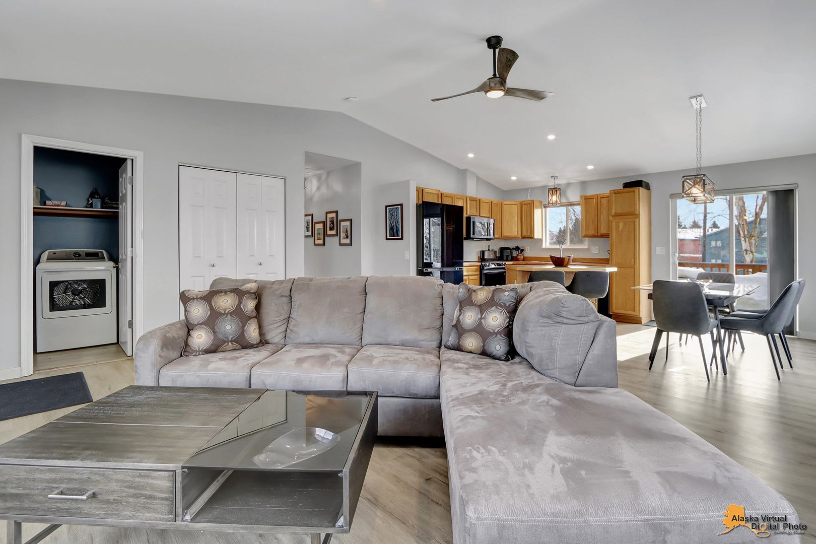 Fully Furnished Three Bedroom Executive Rental Close To The Airport – photo 5