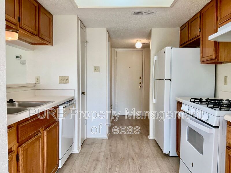 12120 Thompkins Dr – photo 5