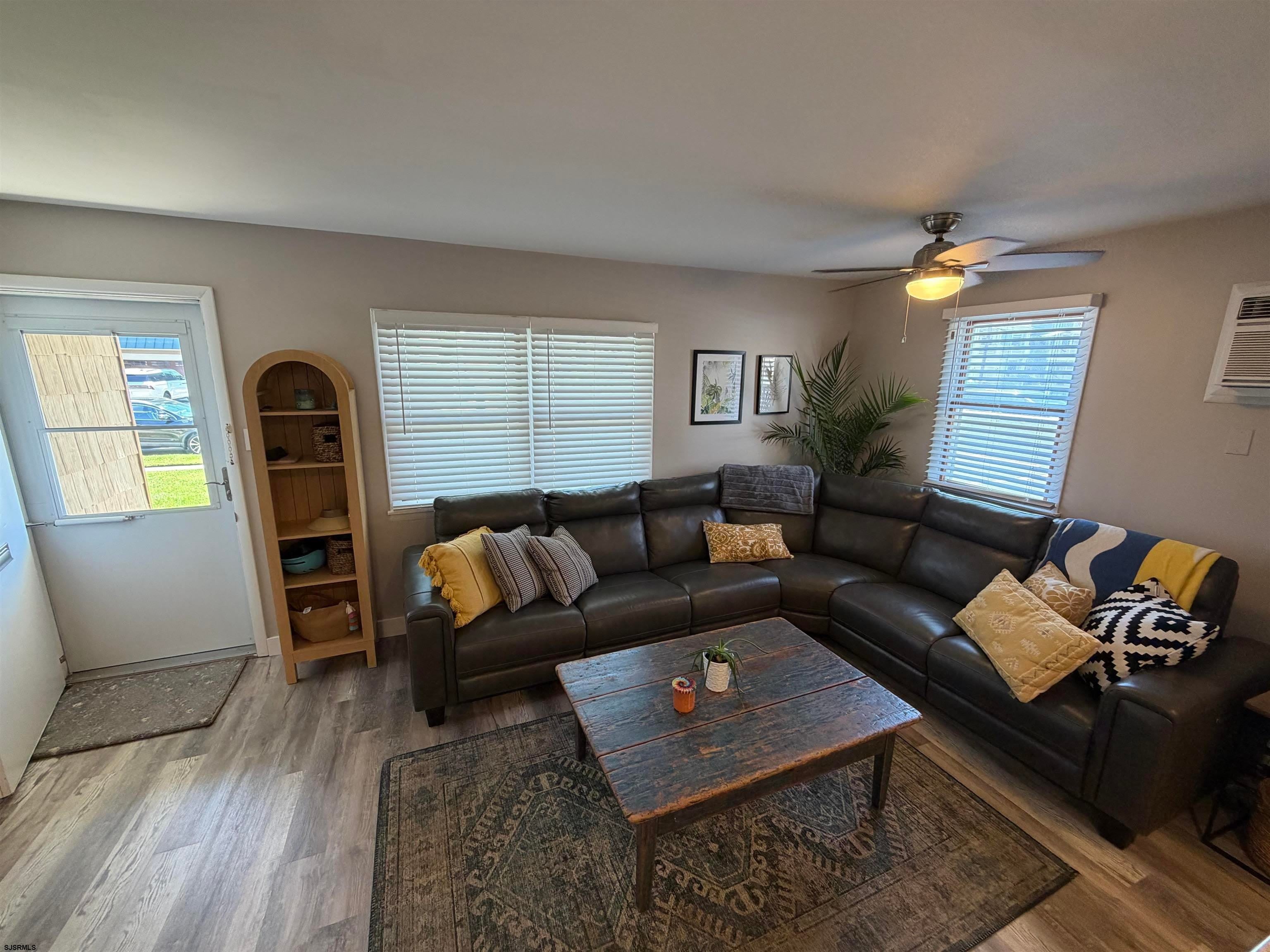 251 4th St S – photo 4