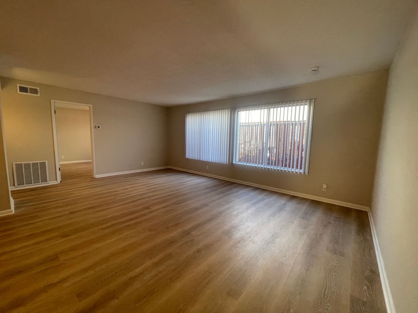 Wonderful Gated 2 Bedroom Downstairs Apartment – photo 1