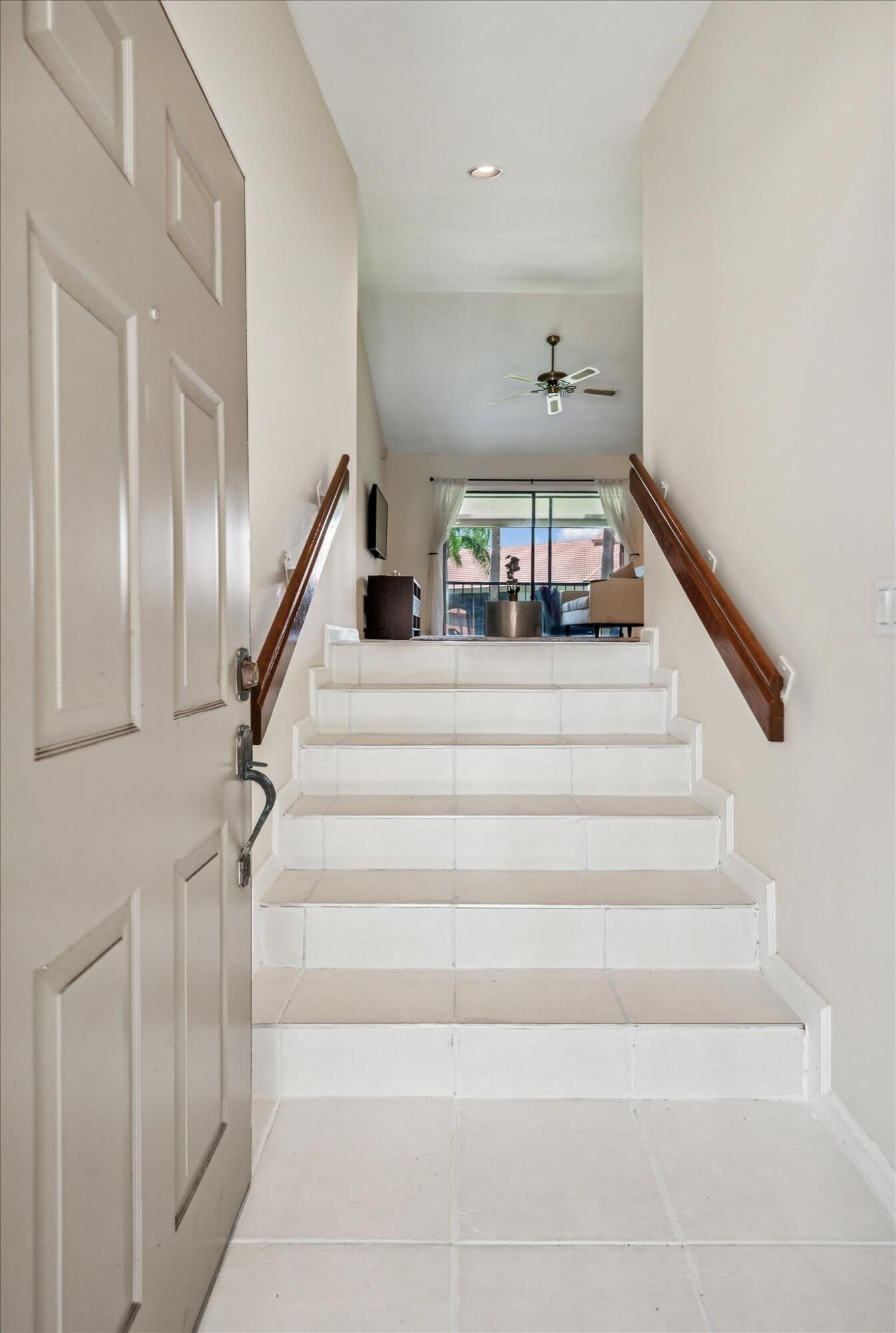 5750 Coach House Circle – photo 3