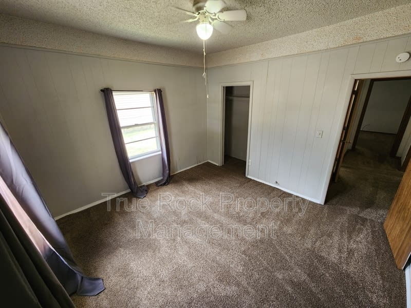 811 East 15Th Street – photo 4
