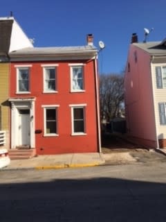 Spacious 4 Bedroom 2 Bath House with Central AC – photo 1