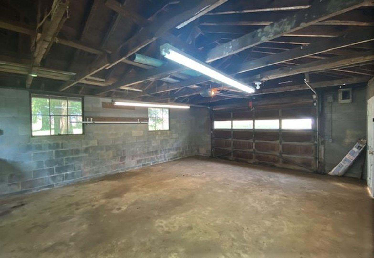 1/2 MO OFF SPECIAL 3 BED, 2 BATH -GARAGE-FENCE -5 MIN TO DOWTOWN CONCORD – photo 3