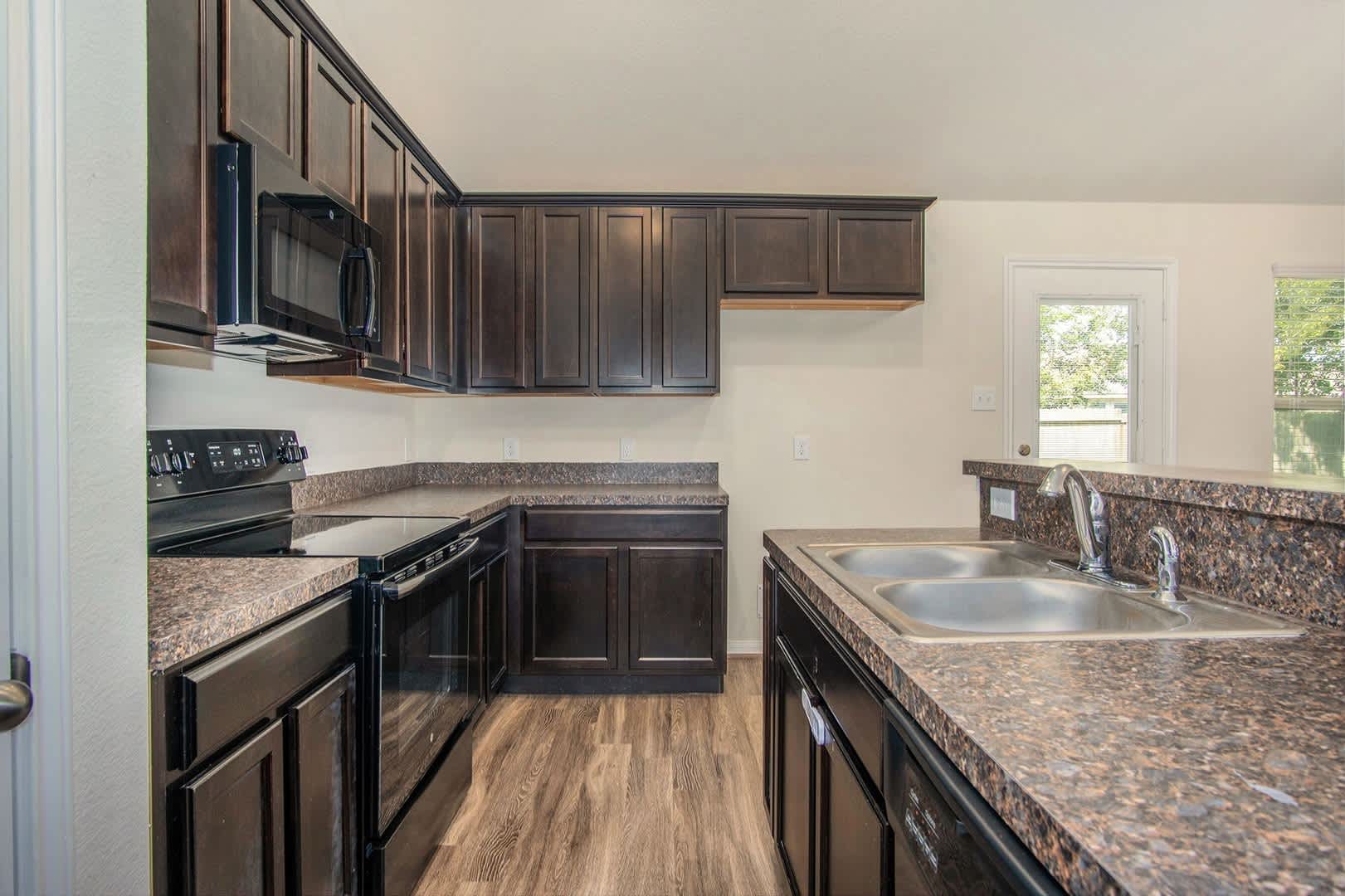 4 Bedroom/2 Bath in Lake Conroe Hills – photo 3